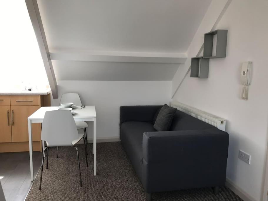 Modern Attic Studio Apartment With Harbour Views 彭赞斯 外观 照片