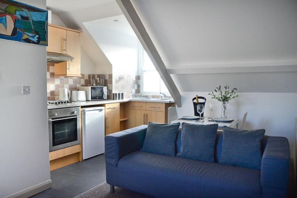 Modern Attic Studio Apartment With Harbour Views 彭赞斯 外观 照片